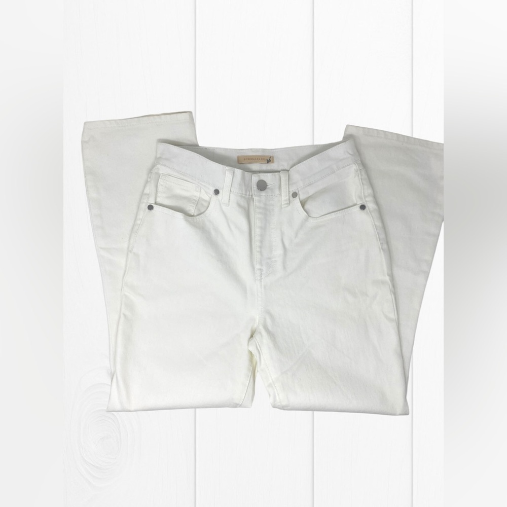 NWOT Bcbg MaxAzria Women’s Bootcut White Jeans Size 26